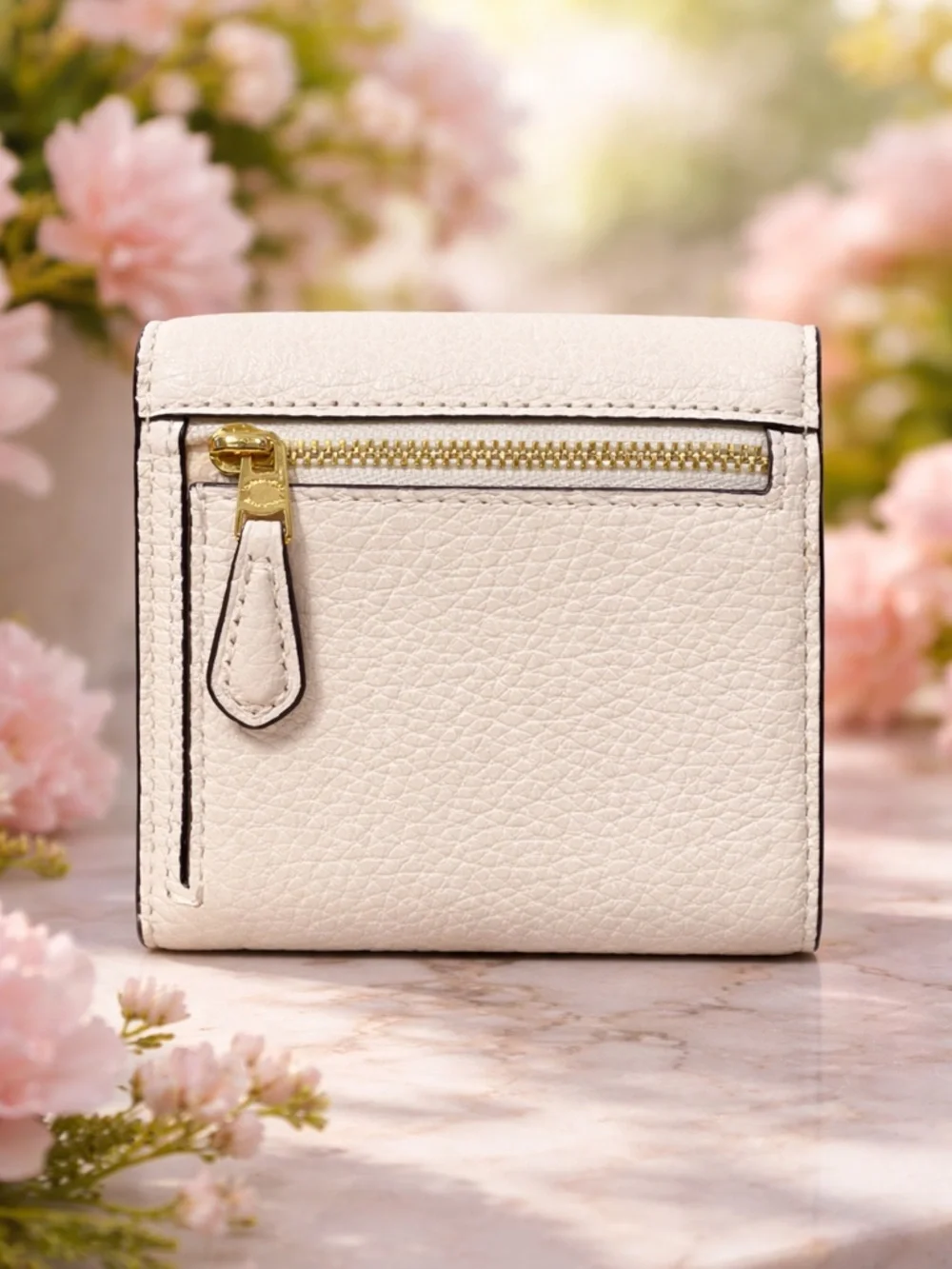 Coach Leather Floral Appliqué Small Wallet NWT - Picture 3 of 8